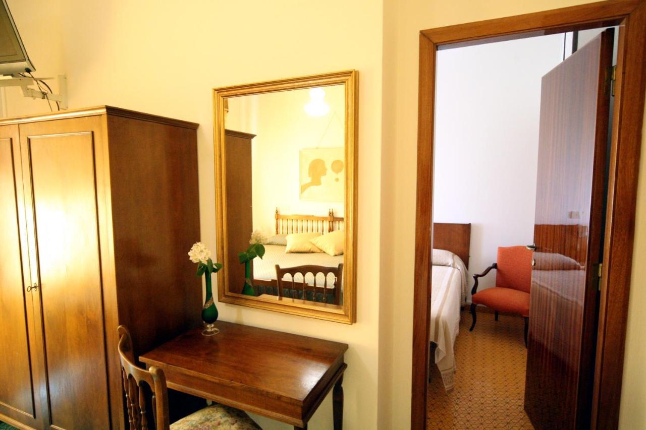 Albergo I Longobardi Чиуси Экстерьер фото
